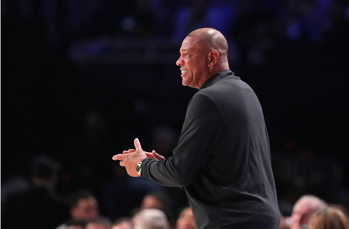 NBA大战：老里弗斯领军雄鹿双杀老东家76人